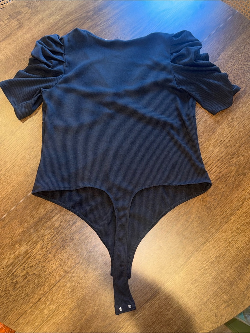 Torrid Black V‑Neck Ruched Sleeve Bodysuit NWT - Picture 4 of 9